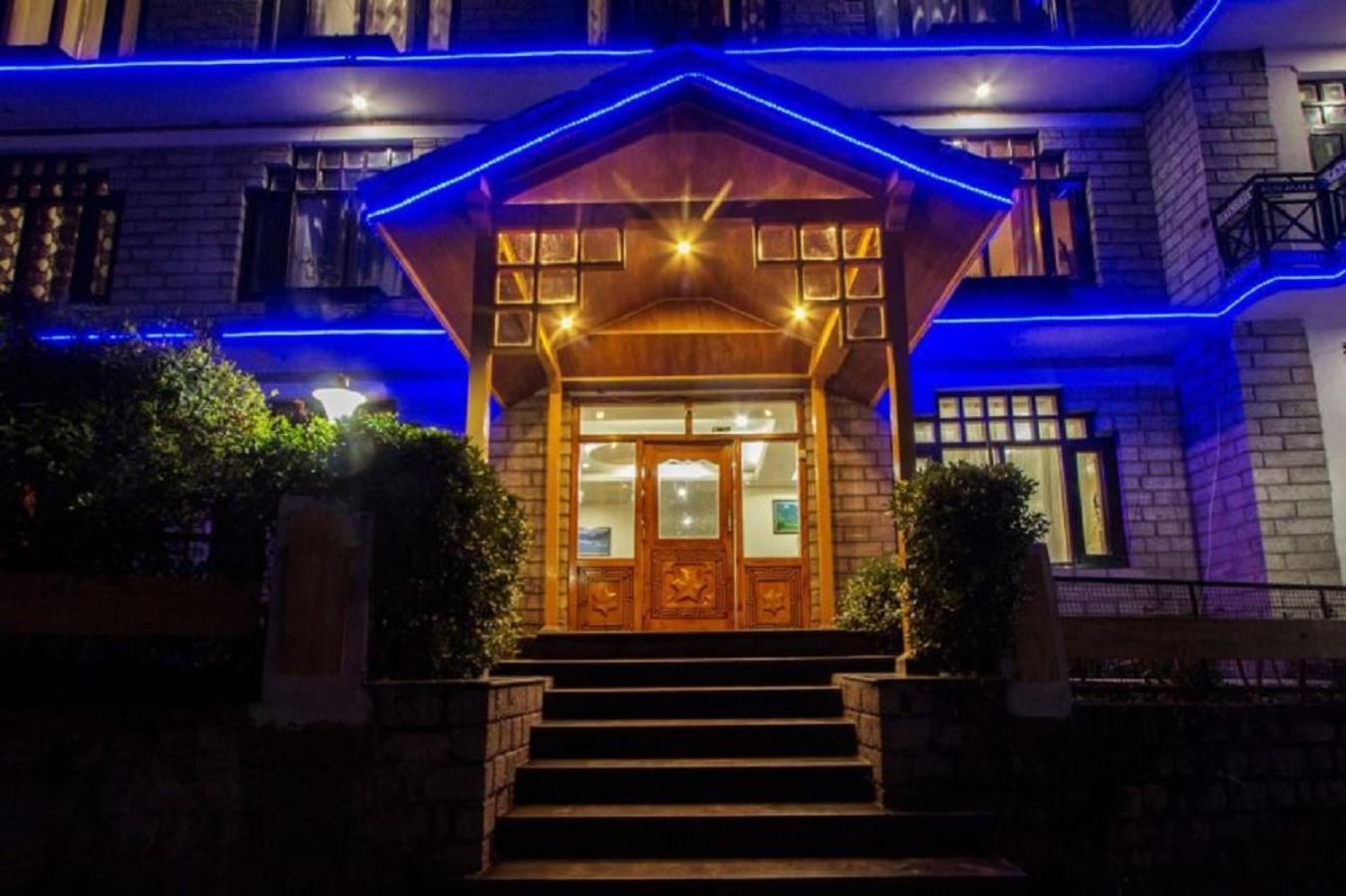 Hotel White Mountain Manāli Exteriér fotografie