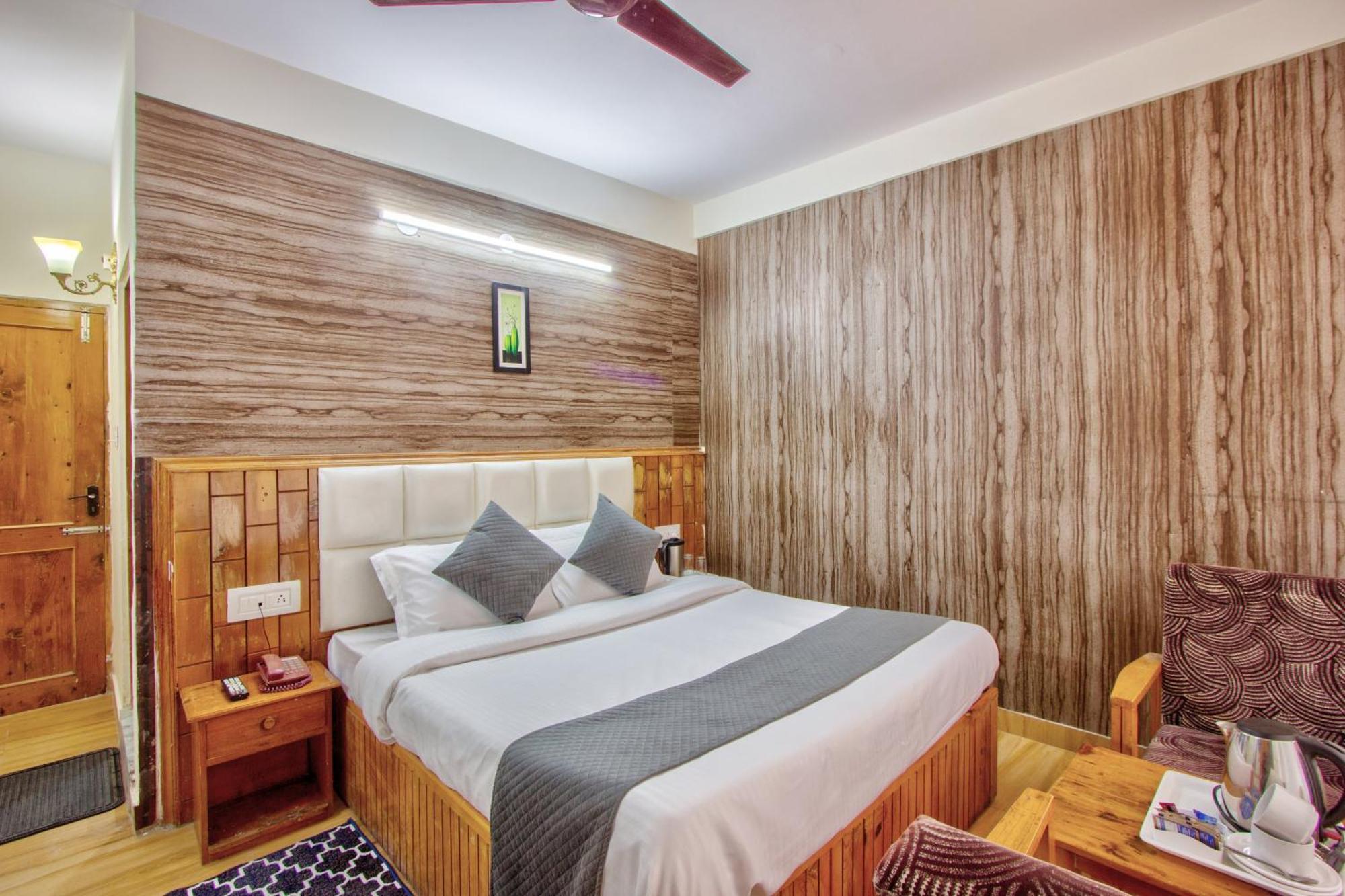 Hotel White Mountain Manāli Exteriér fotografie