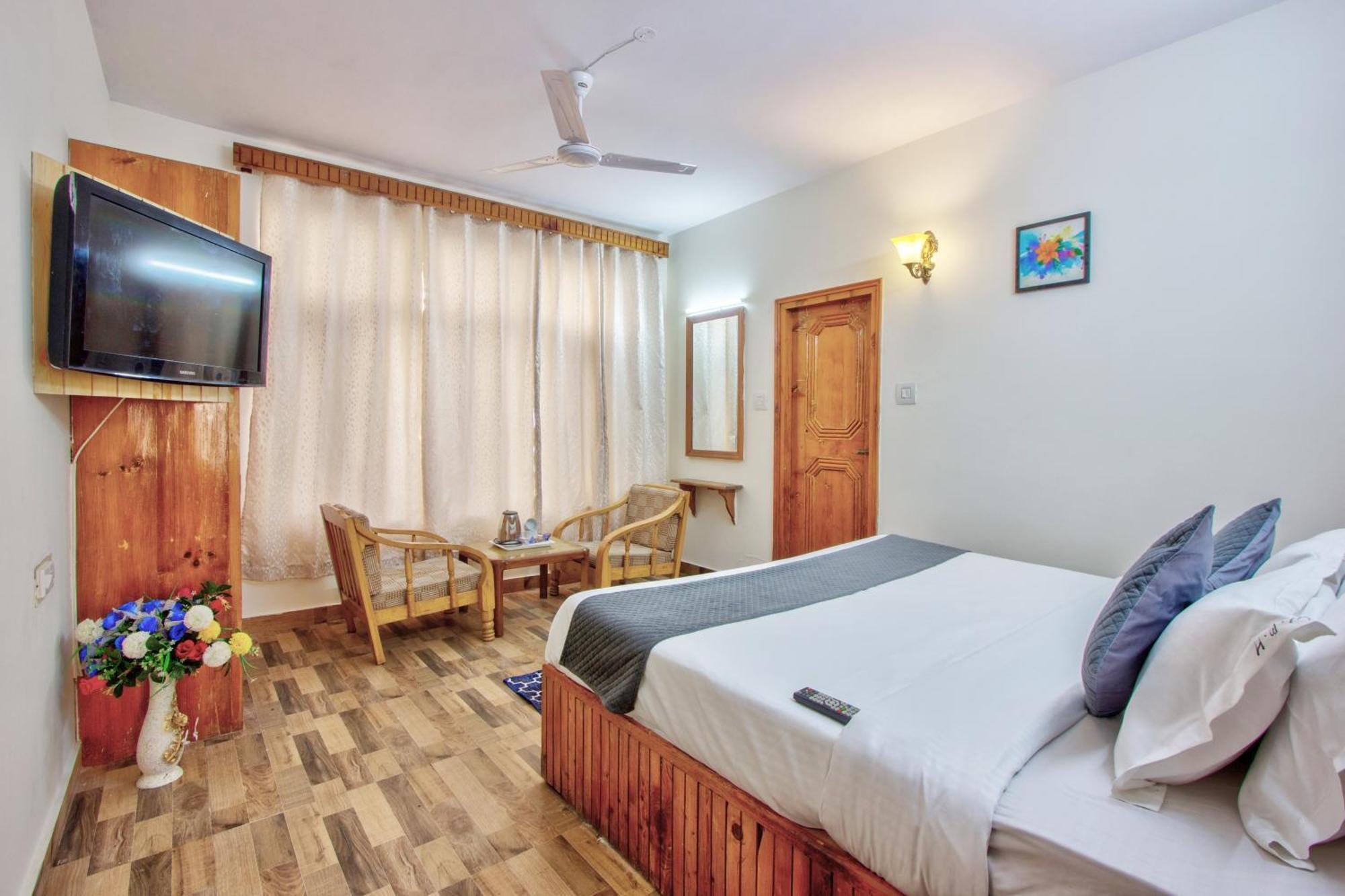 Hotel White Mountain Manāli Exteriér fotografie